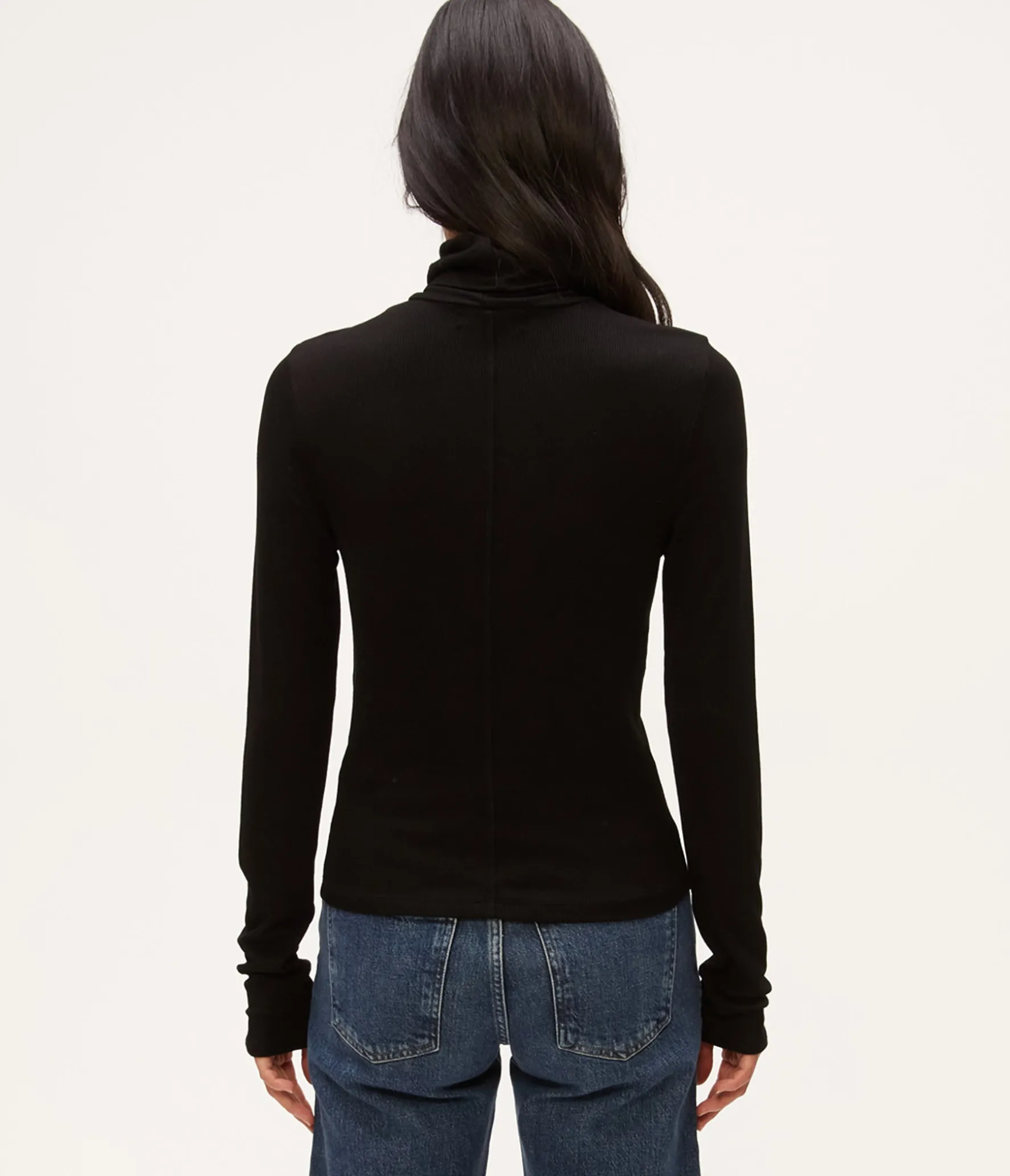 Tara Crop Turtleneck