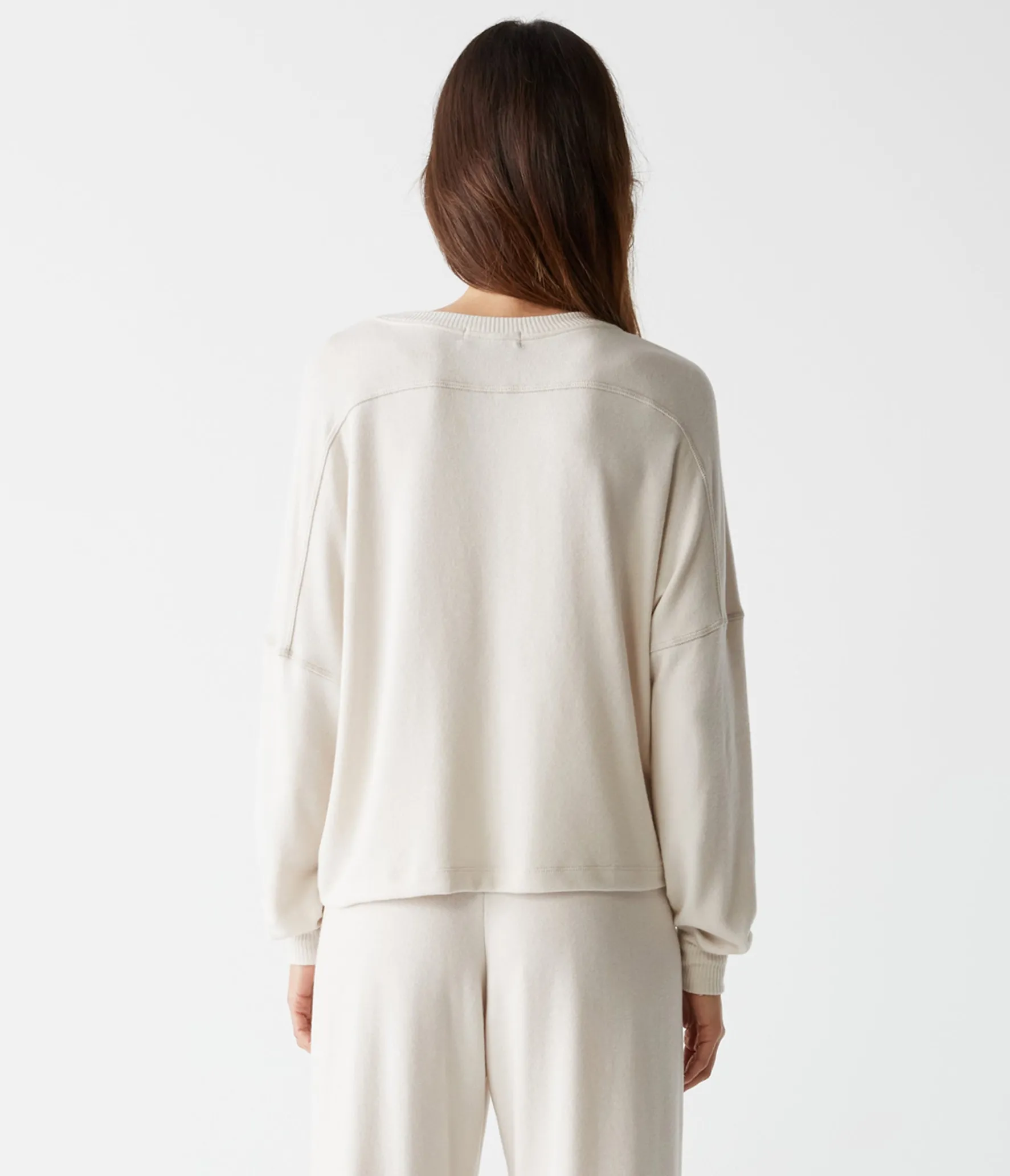 Vic V-Neck Pullover